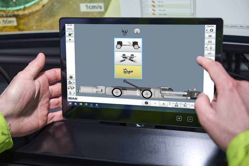 Moderne Fräser-Bedienung mit dem BP10X: komfortable Steuerung per Touchscreen. | Foto: Oliver Maier, bearbeitet