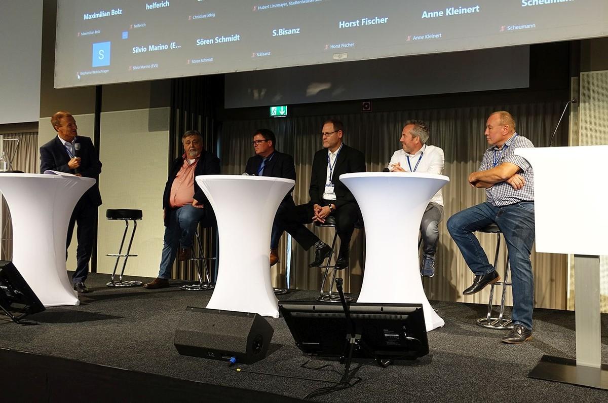 Auf dem 11. Deutschen Reparaturtag wurden Preissteigerungen und Qualitätsanforderungen nochmals mit der Reparatur-Brille unter die Lupe genommen. | Foto: TAH Auf dem 11. Deutschen Reparaturtag wurden Preissteigerungen und Qualitätsanforderungen nochmals mit der Reparatur-Brille unter die Lupe genommen. | Foto: TAH