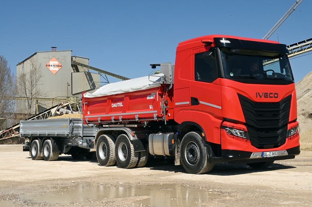 Bauarbeiter mit kräftigem Diesel-Herz