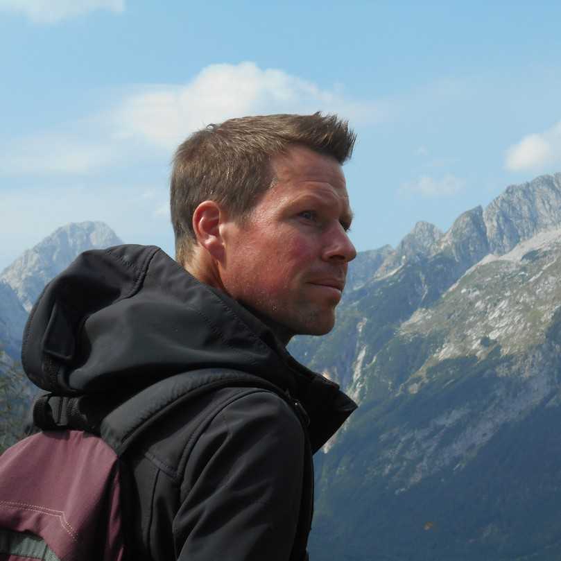 Hat Landschaftsplanung studiert und im Bereich Evolution und Biodiversität der Pflanzen promoviert: Dr. Veit Martin Dörken. | Foto: Dörken