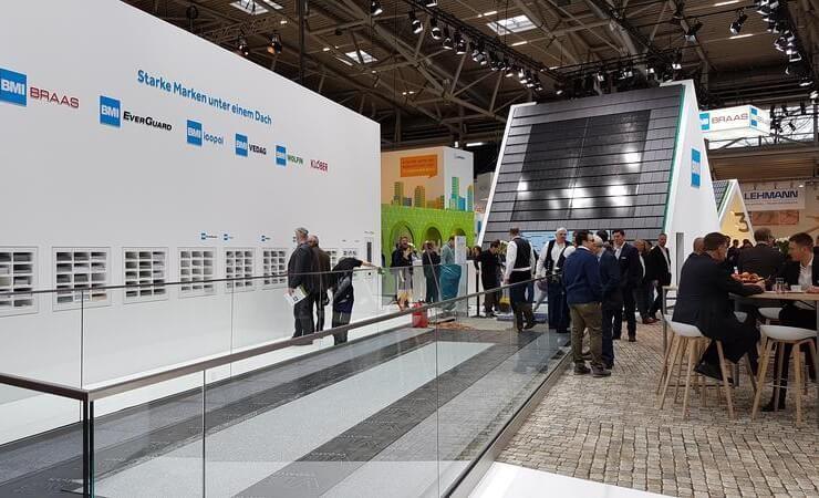 Der Stand der BMI-Gruppe - nicht zu zu verwechseln mit dem Bundesministerium des Innern – vereinen sich bekannte Dach-Marken wie Braas, Vedag, Wolfin und Klöber.