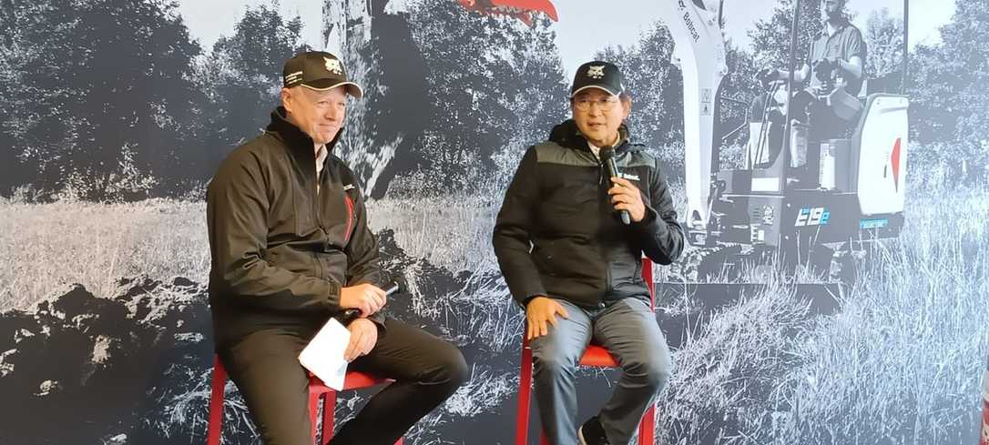 Pressekonferenz auf der Bauma 2022: Bobcats neuer Kompaktbagger Pressekonferenz auf der Bauma 2022: Bobcats neuer Kompaktbagger