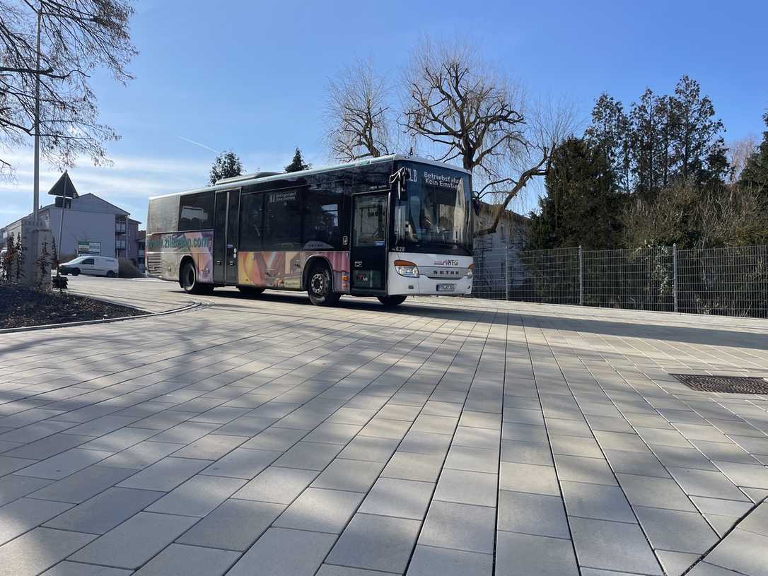 Pflasterbau Usingen: Bituminöse Bettung schützt stark belastete Flächen