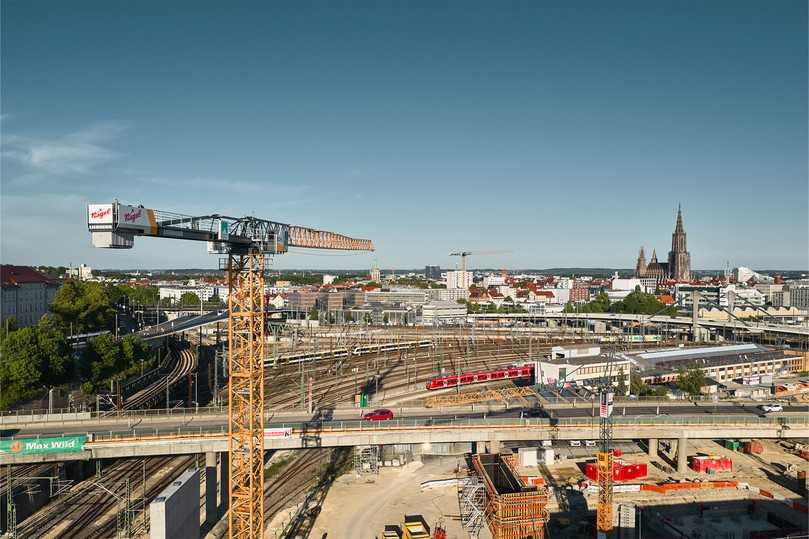 Das geringere Gewicht der 520 EC-B-Faserseile ermöglicht eine um 40 Prozent höhere Tragfähigkeit im Vergleich zu Stahlseilkranen. | Foto: Liebherr 