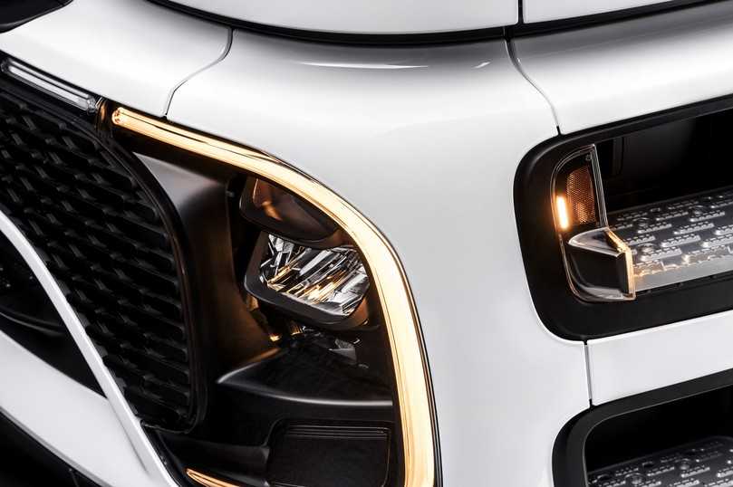 Einzelne LEDs in den Matrix-Scheinwerfern schalten automatisch ab oder dimmen herunter, um auch bei Gegenverkehr eine optimale Lichtausbeute zu erzielen. | Foto: FH Einzelne LEDs in den Matrix-Scheinwerfern schalten automatisch ab oder dimmen herunter, um auch bei Gegenverkehr eine optimale Lichtausbeute zu erzielen. | Foto: FH