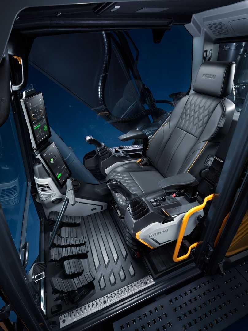 Die Kabine der nächsten Generation ist mit einem oder optional zwei 12,8-Zoll-HD-Touchscreen-Monitoren ausgestattet. | Foto: Hyundai