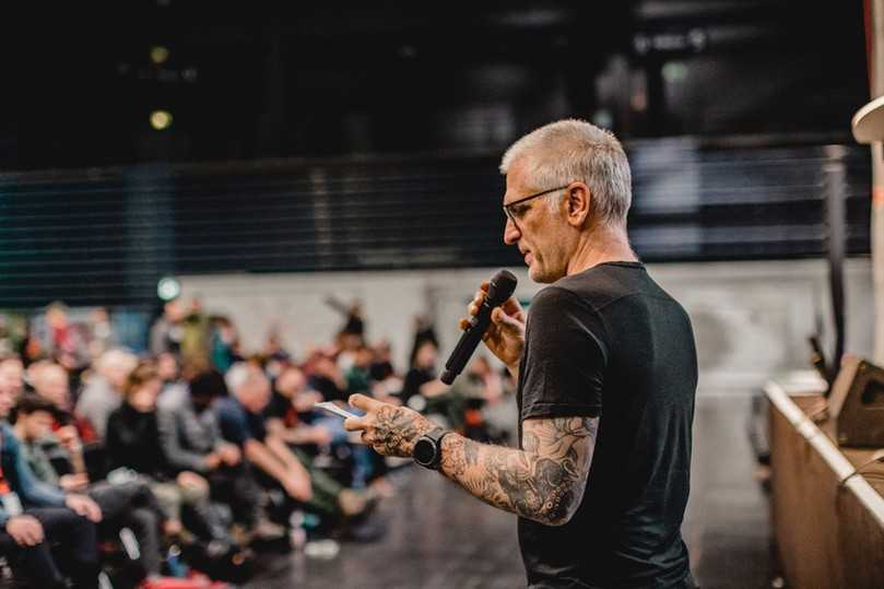 Bridge leitet bei den Deutschen Baumpflegetagen in Augsburg das Kletterforum, wo er seit über 20 Jahren auch als Referent tätig ist. | Foto: Forum Baumpflege Bridge leitet bei den Deutschen Baumpflegetagen in Augsburg das Kletterforum, wo er seit über 20 Jahren auch als Referent tätig ist. | Foto: Forum Baumpflege