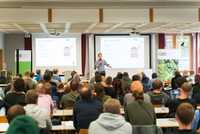 Zwischen Kunst und Wissenschaft