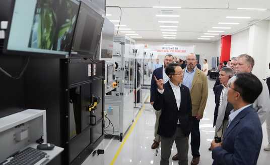 Doosan Bobcat eröffnet Forschungszentrum für Batteriepacks