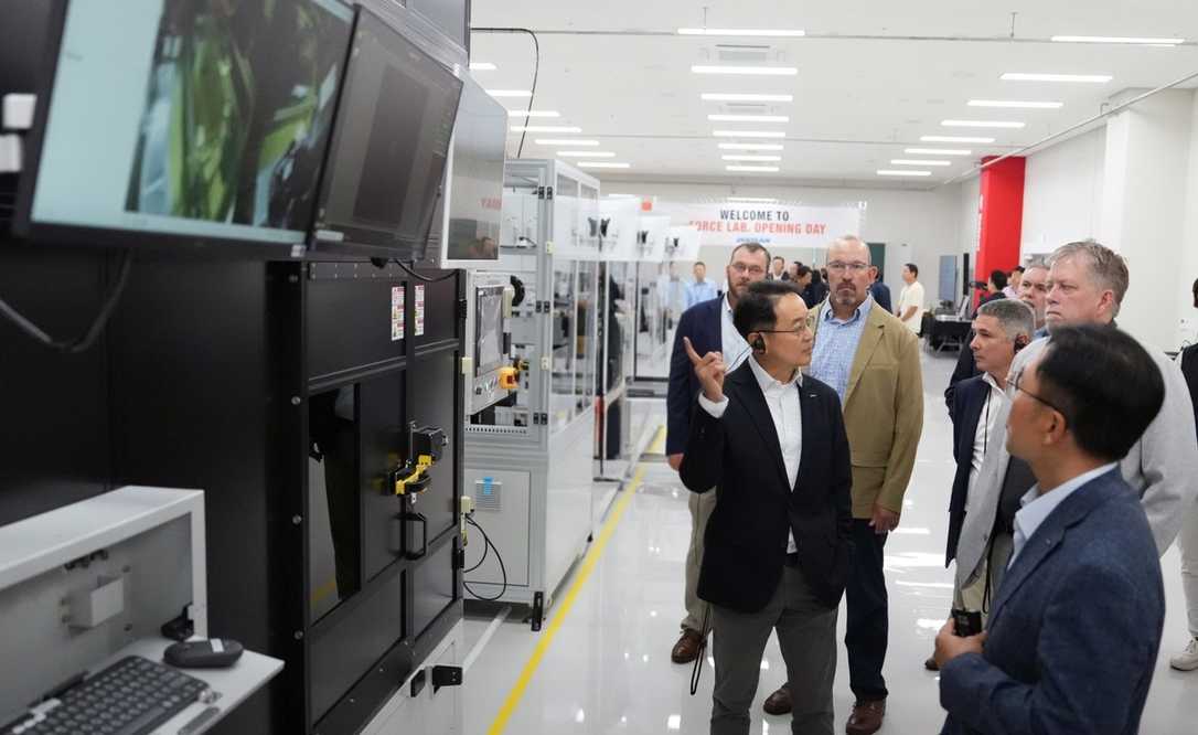 Doosan Bobcat eröffnet Forschungszentrum für Batteriepacks