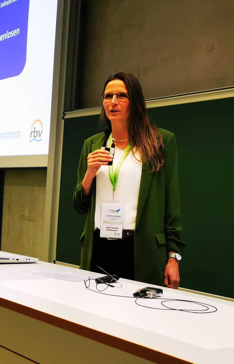 Moderation Dr. Susanne Leddig-Bahls (IQS Engineering AG und Vorstandsmitglied der GSTT) der Session „Reparatur und Renovierung“ | Foto: GSTT Moderation Dr. Susanne Leddig-Bahls (IQS Engineering AG und Vorstandsmitglied der GSTT) der Session „Reparatur und Renovierung“ | Foto: GSTT