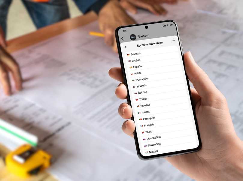 Um die Verständigung in internationalen Teams zu erleichtern, bietet das System eine automatisierte Übersetzungsfunktion in mehr als 50 Sprachen. | Foto: Valoon
