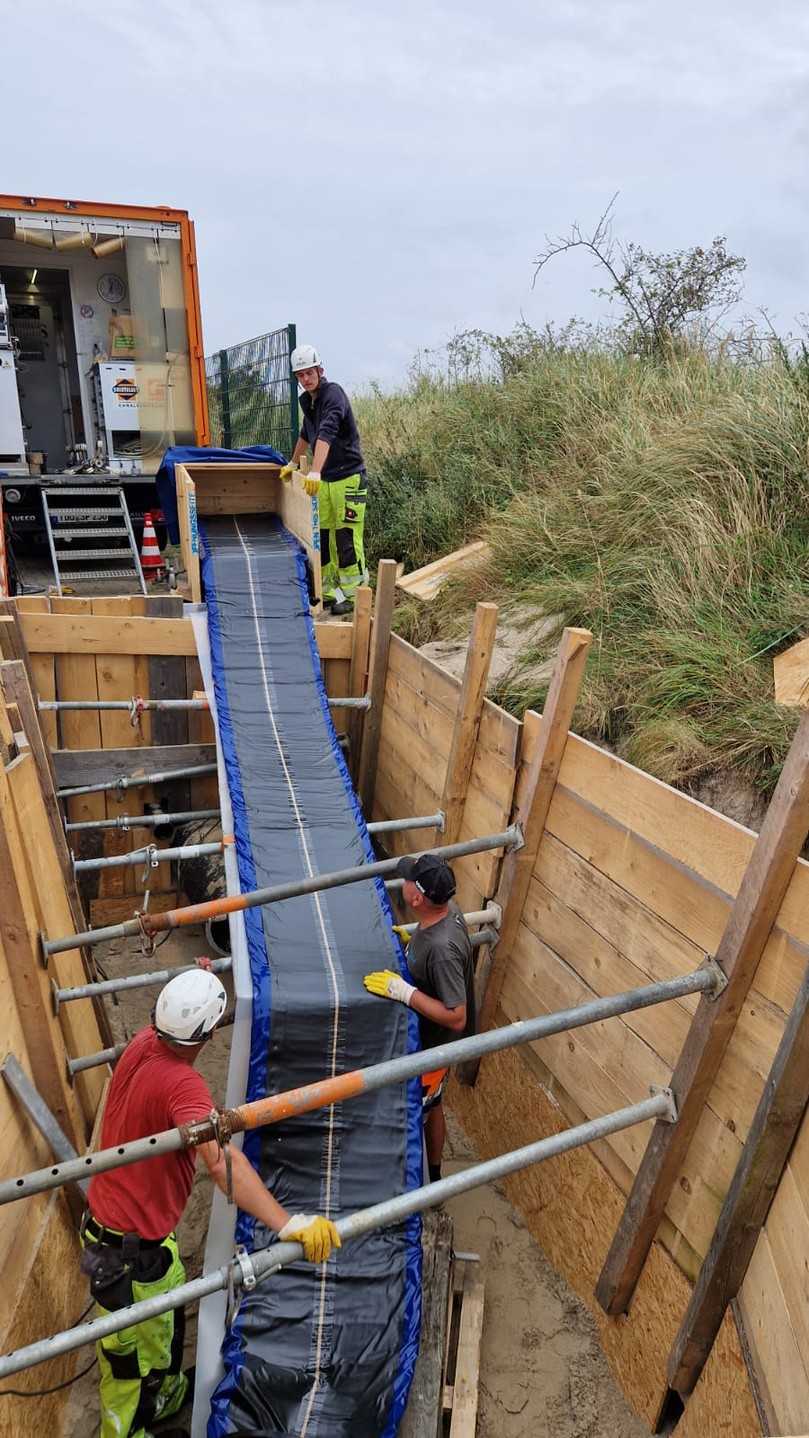 In drei Bauabschnitten sanierte Swietelsky-Faber die Abwasserdruckleitungen mit dem Druckleitungsliner Alphaliner PN von RelineEurope. Dabei wurde ein Liner DN 450 PN 10 eingezogen. | Foto: Swietelsky-Faber In drei Bauabschnitten sanierte Swietelsky-Faber die Abwasserdruckleitungen mit dem Druckleitungsliner Alphaliner PN von RelineEurope. Dabei wurde ein Liner DN 450 PN 10 eingezogen. | Foto: Swietelsky-Faber