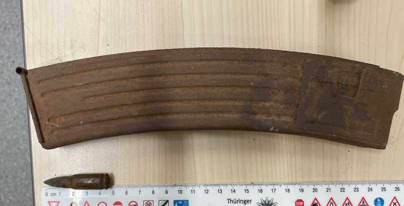 Aufgefundenes Magazin nebst einer Patrone | Foto: Thüringer Polizei