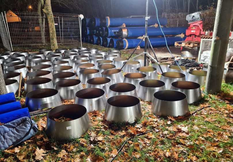 Abb. 7: Ausgelegte Stahlblechkonen, Verbindung und Zementmörtelumhüllung | Foto: VonRoll hydro (deutschland) Abb. 7: Ausgelegte Stahlblechkonen, Verbindung und Zementmörtelumhüllung | Foto: VonRoll hydro (deutschland)