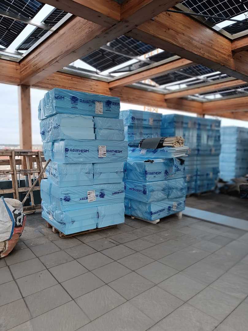 Ravatherm XPS-Dämmplatten werden als Kern des Umkehrdachs eingesetzt. | Foto: Ravago