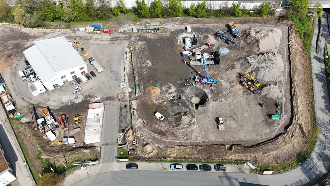 Elektro-Baumaschinen: Strabag schickt elf E-Maschinen auf die Baustelle