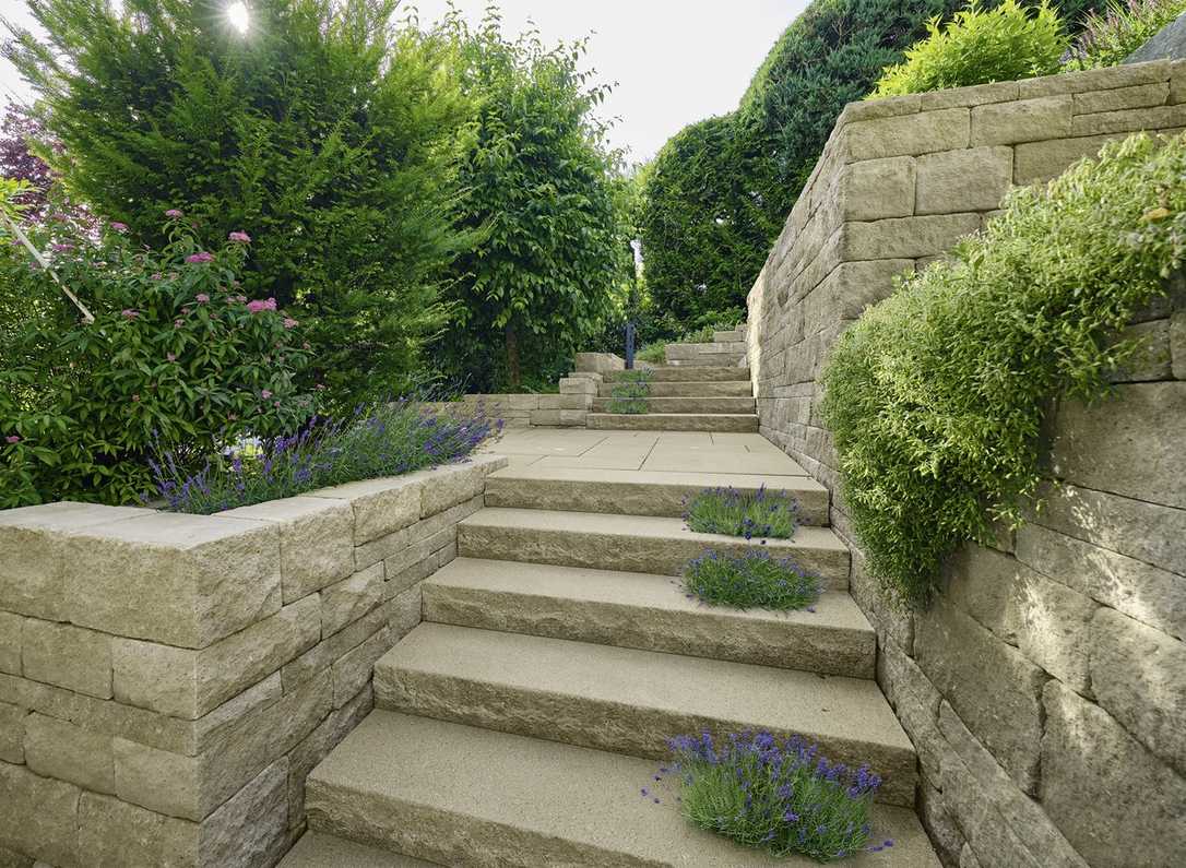 Wie die Garten-Treppe mit Pflanzen funktioniert