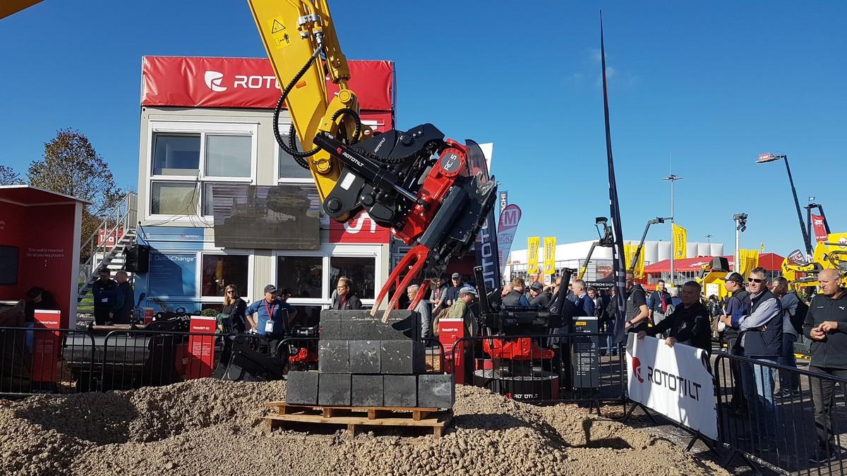 Vorführungen gab es an vielen Ständen, wie hier bei Rototilt. | Foto: B_I/bb