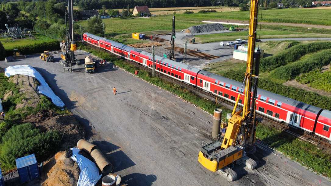 Brückenbau in Neustadt: Bohrpfahlgründung für neue Straßenüberführung