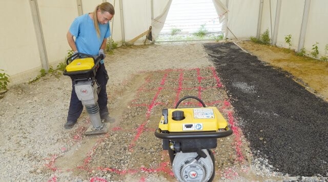 Akku- gegen Benzinstampfer