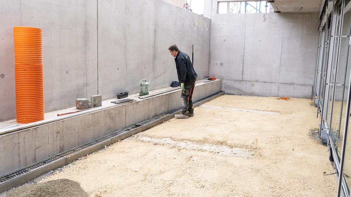 Der Tiefhof im nördlichen Teil kurz vor seiner Pflasterung. | Foto: J. Mahrholdt