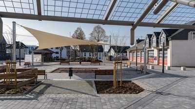Worauf Ochtendung beim Belag für den Raiffeisenplatz achtete