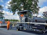 Dynapac freut sich über Straßenfertiger-Heimspiel