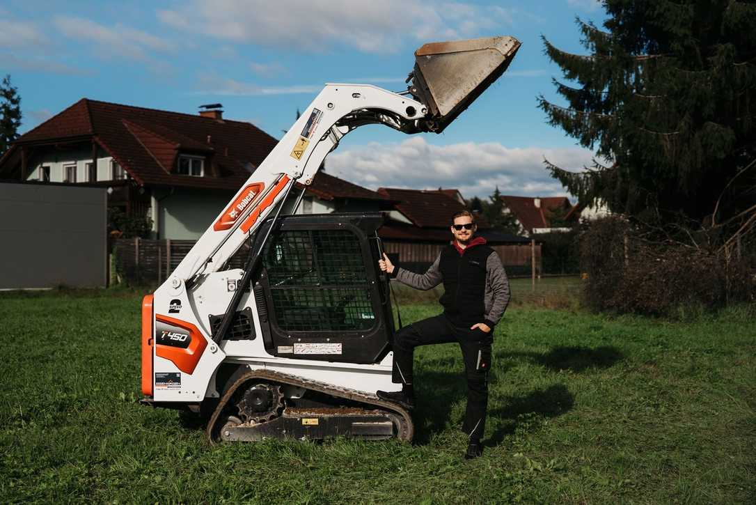 Bobcat T450 überzeugt beim Fundamentbau: Präzise Arbeiten auf engstem Raum Bobcat T450 überzeugt beim Fundamentbau: Präzise Arbeiten auf engstem Raum