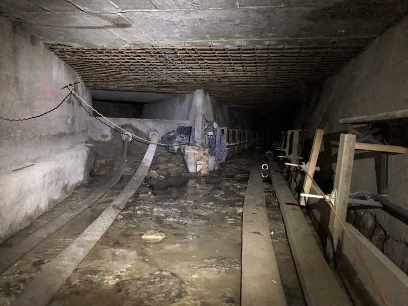 Kreuzungsbereich mit installierter Deckenbewehrung und Schalung fĂĽr den nachfolgenden Einbau des Kolkschutzes | Foto: Swietelsky-Faber GmbH Kreuzungsbereich mit installierter Deckenbewehrung und Schalung fĂĽr den nachfolgenden Einbau des Kolkschutzes | Foto: Swietelsky-Faber GmbH