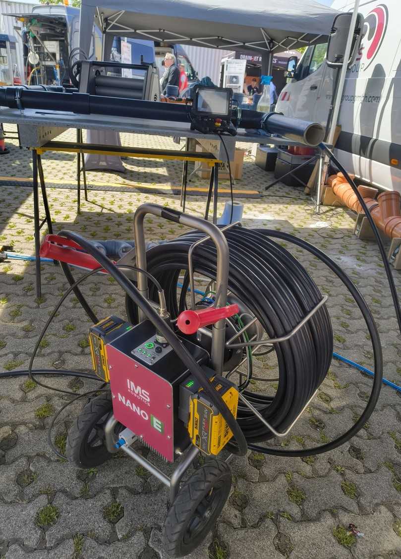 Als Teil der neuen E-Serie steht die Nano E für geräuscharme, umweltfreundliche und hochpräzise grabenlose Sanierung im kleineren Nennweitenbereich. | Foto: B_I/Valdix