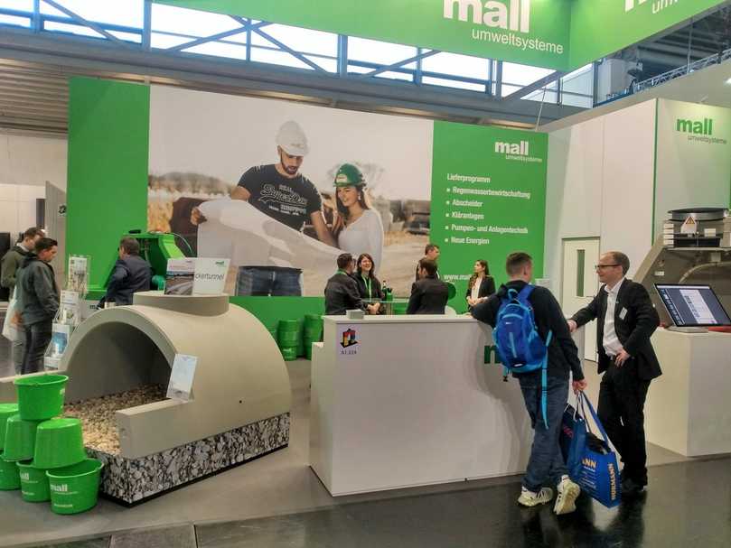 Auf der BAU 2025 zeigt Mall ein Funktionsmodell seines Sickertunnels „CaviLine“ aus Stahlbeton. | Foto: Mall Auf der BAU 2025 zeigt Mall ein Funktionsmodell seines Sickertunnels „CaviLine“ aus Stahlbeton. | Foto: Mall
