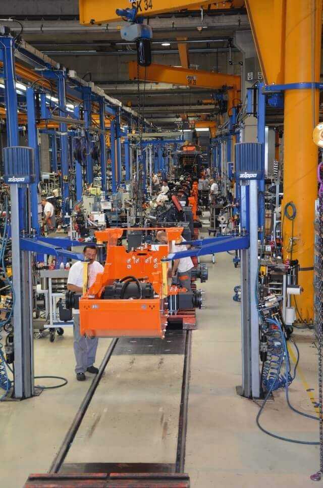 Hamm produziert schon seit 2009 „lean“ – abgeschlossen sind die Veränderungen damit aber nicht. Die Verbesserung der Produktivität ist ein ständiger Prozess. | Fotos: bi Hamm produziert schon seit 2009 „lean“ – abgeschlossen sind die Veränderungen damit aber nicht. Die Verbesserung der Produktivität ist ein ständiger Prozess. | Fotos: bi