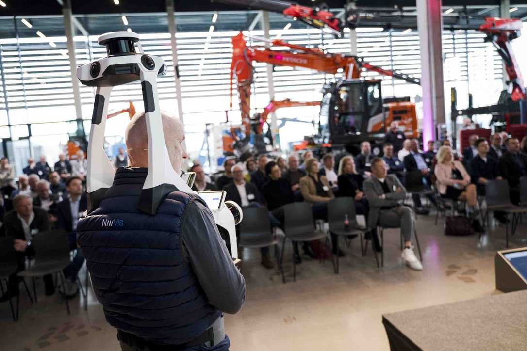 Coreum-Konferenz „Bits and Machines 2024" betrachtet Technik für Bau und Recycling Coreum-Konferenz „Bits and Machines 2024" betrachtet Technik für Bau und Recycling