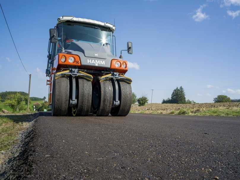 Die Endverdichtung erfolgte mit der HP 280i von Hamm. | Foto: Wirtgen Die Endverdichtung erfolgte mit der HP 280i von Hamm. | Foto: Wirtgen