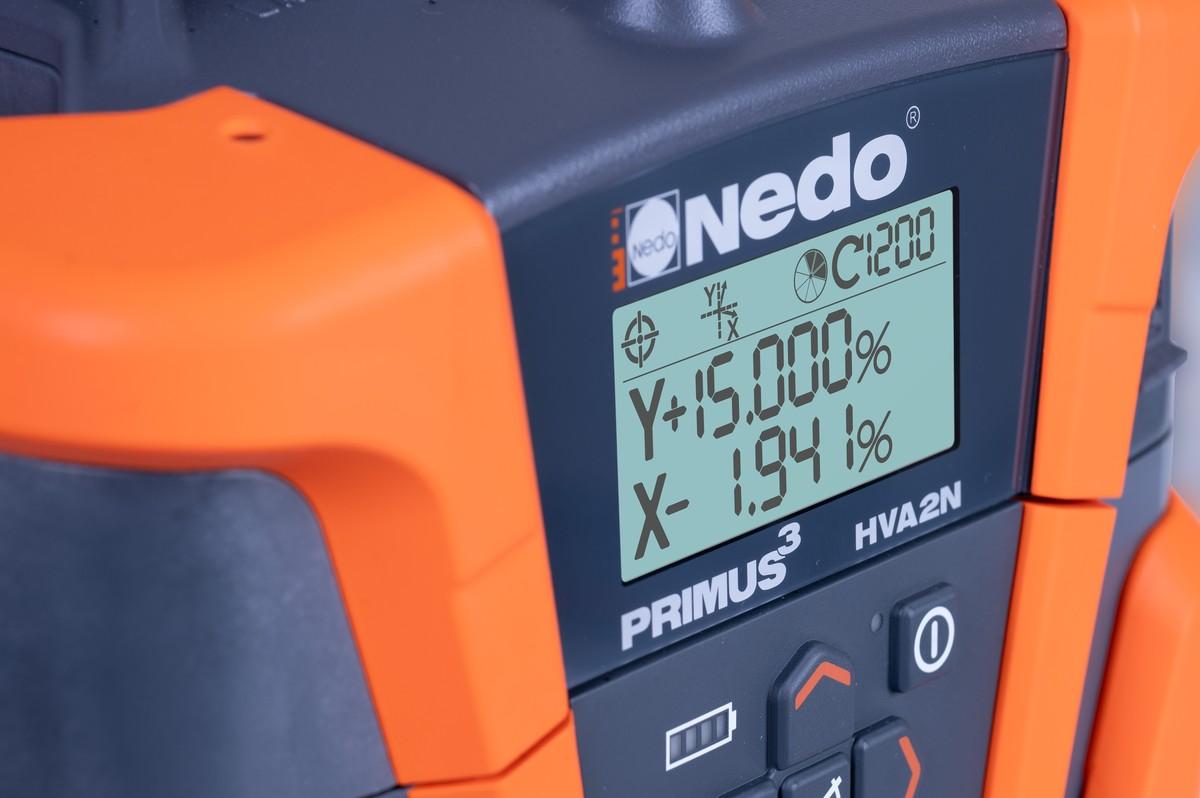 Neigungsbereich bis ±15%: Der neue vollautomatische Rotationslaser „Primus 3 HVA2N“ wird auf der bauma 2025 vorgestellt. | Foto: Nedo