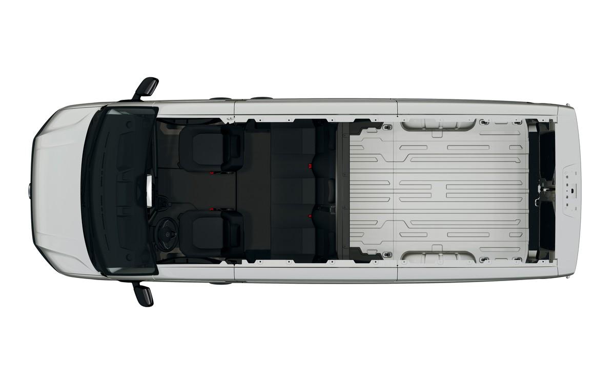 Etwa die Hälfte des Crafters mit langem Radstand steht für die Ladung zur Verfügung. | Foto: Volkswagen Nutzfahrzeuge