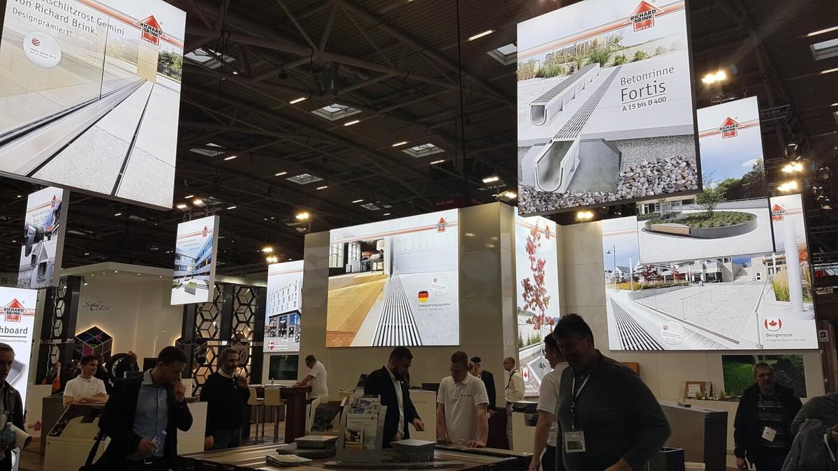 Rinnen, Roste und Sinkkästen werden bei Richard Brink ganz hoch gehängt.