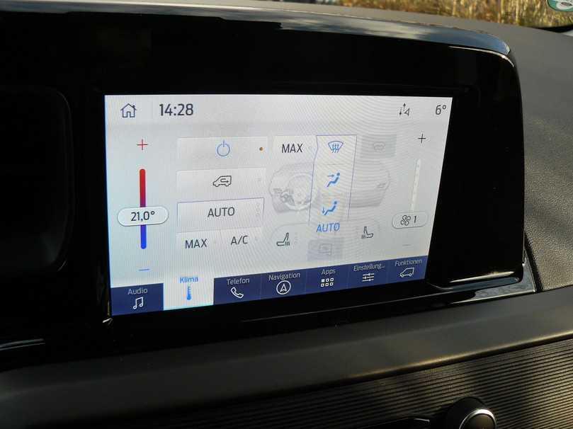 Risiko: Mal eben während der Fahrt Temperatur oder Gebläse einstellen. | Foto: Randolf Unruh