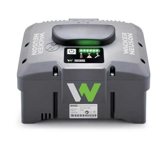 Dank kontinuierlicher Weiterentwicklung können die Wacker- Neuson-Akkus immer mehr Strom speichern. Als Wechsel- akkus können sie in unterschiedlichen batteriebetriebenen Geräten des Unternehmens eingesetzt werden.