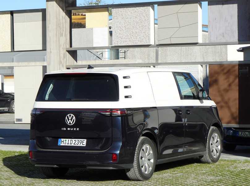 Aus jeder Perspektive ein appetitlicher Anblick: Der VW ID. Buzz ist ein Schmuckstück für den Fuhrpark. | Foto: Randolf Unruh Aus jeder Perspektive ein appetitlicher Anblick: Der VW ID. Buzz ist ein Schmuckstück für den Fuhrpark. | Foto: Randolf Unruh