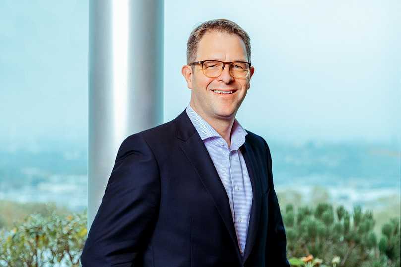 „Die tragende Bedeutung der Bitumen-Produktion für den Straßenbau muss dringend gesehen werden." Dr. Burkhard Siebert, HGF Bauindustrie Hessen-Thüringen | Foto: Bauindustrie Hessen-Thüringen „Die tragende Bedeutung der Bitumen-Produktion für den Straßenbau muss dringend gesehen werden." Dr. Burkhard Siebert, HGF Bauindustrie Hessen-Thüringen | Foto: Bauindustrie Hessen-Thüringen