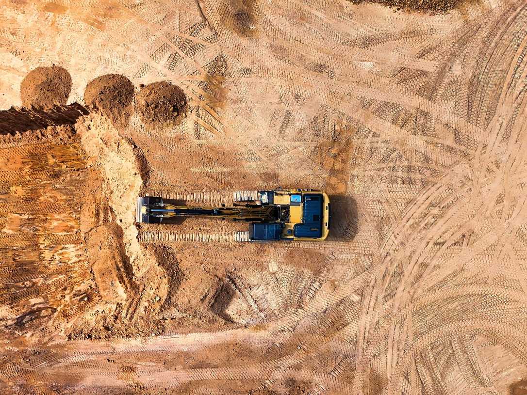Baukonjunktur im April 2026: Tiefbau legt zu, Hochbau bricht ein