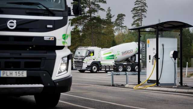 Das Projekt soll zeigen, ob und wie sich elektrisch angetriebene Lkw in der Praxis einsetzen lassen. Das Ziel ist eine Steigerung der Effizienz bei gleichzeitiger Senkung der Klimabelastung. | Fotos: Volvo Trucks Das Projekt soll zeigen, ob und wie sich elektrisch angetriebene Lkw in der Praxis einsetzen lassen. Das Ziel ist eine Steigerung der Effizienz bei gleichzeitiger Senkung der Klimabelastung. | Fotos: Volvo Trucks