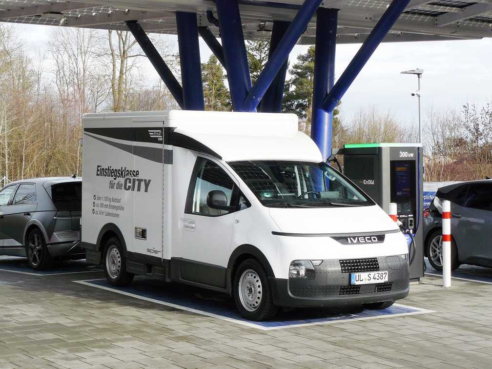 Wie sich Elektro-Transporter eMoovy im GaLaBau schlägt