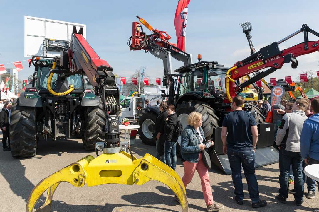 Forst live: Messe in Offenburg mit Forstmaschinen und Technik rund um Harvester Forst live: Messe in Offenburg mit Forstmaschinen und Technik rund um Harvester