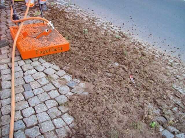 Moderne Technik fürs Pflastern und Verfüllen