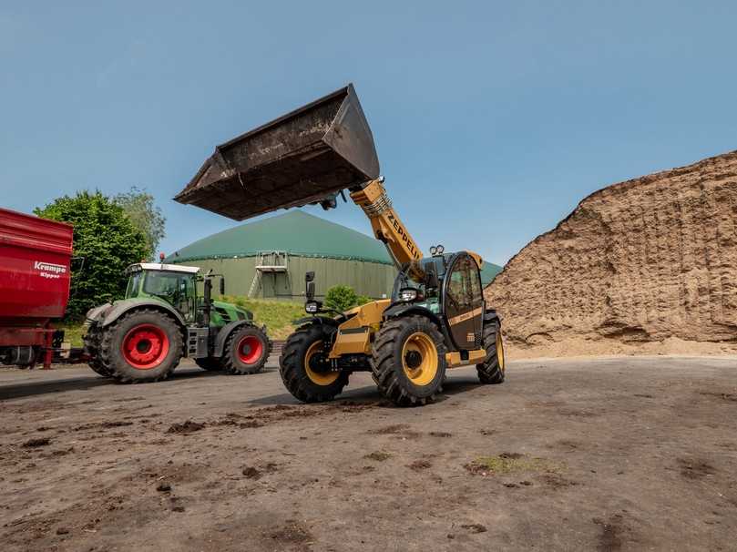 Mit dem Teleskoplader ZT9.32C zeigt Zeppelin einen Vertreter der neuen Produktfamilie. | Foto: Zeppelin Baumaschinen