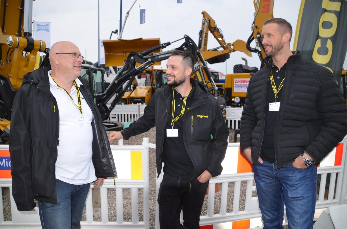 Wollen den Tiltrotatoren-Hersteller Engcon in Norddeutschland weiter voranbringen (v.l.): Thorsten Draeger, Areal Sales Manager, Michael Häußlein, Vertriebsinnendienst, und Alexander Stenmans, Country Manager DACH. | Foto: B_I/Budde