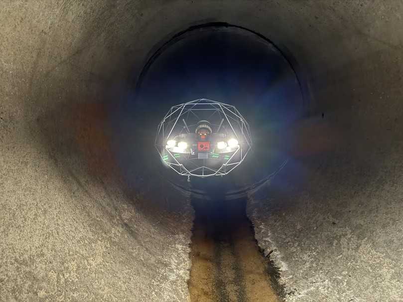 Die Drohne ist mit einer Lichtleistung von 16.000 Lumen ausgestattet, was für eine gleichmäßige Ausleuchtung sorgt. | Foto: Cansol Deutschland